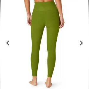 ** NEW with tags Beyond Yoga Green high-waisted leggings
